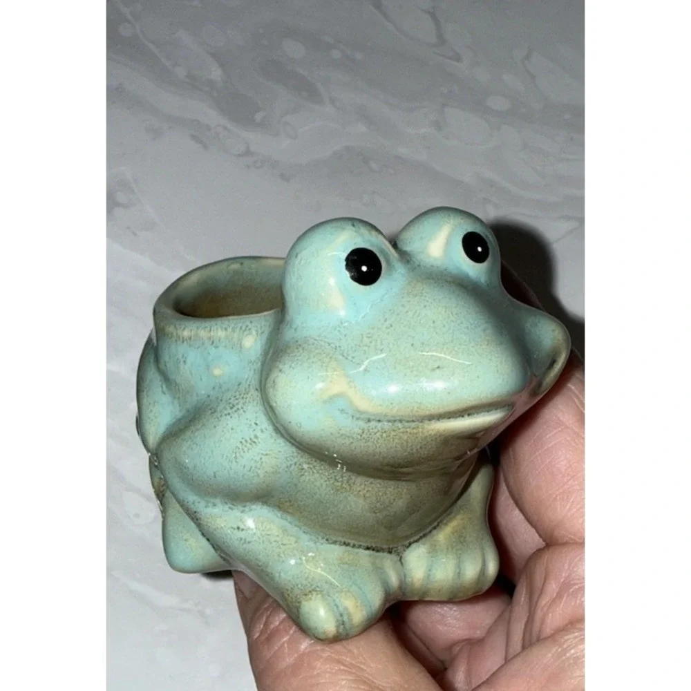 Pair Of Green Frog/Toad Figurines Indoor/Lawn Garden Ceramic Sculpture Decor